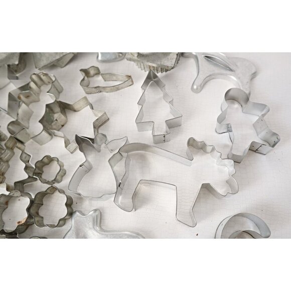 33 Metal Cookie Cutters Angel Hearts Moose Whale Tale Rocking Horse Chicken - Picture 4 of 7